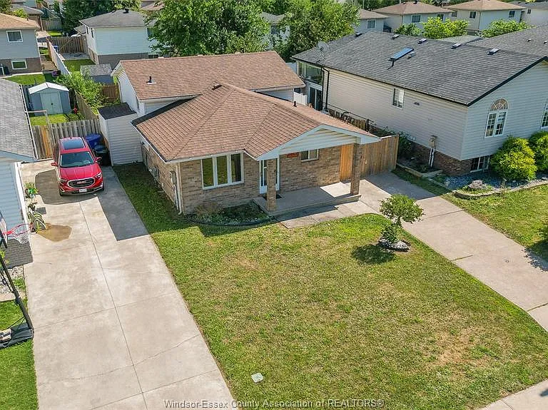 1465 Foster Ave — Photo 25