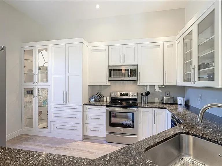 589 Beachwalk Cir #P-203 — Photo 8