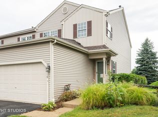 1516 Foxcroft Dr, Aurora, IL 60506