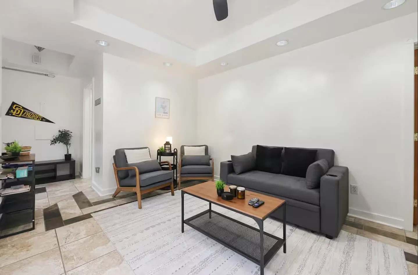 2 bed, 900 sqft, $2,575 — Photo 1