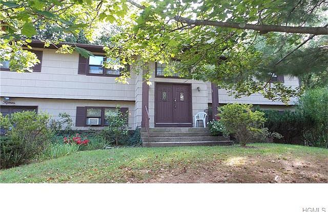 1st image of 15 Dunhill Ln