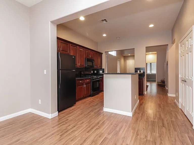6644 Chinatown St — Photo 5