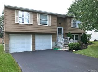 284 Tracey Ln, Grand Island, NY 14072