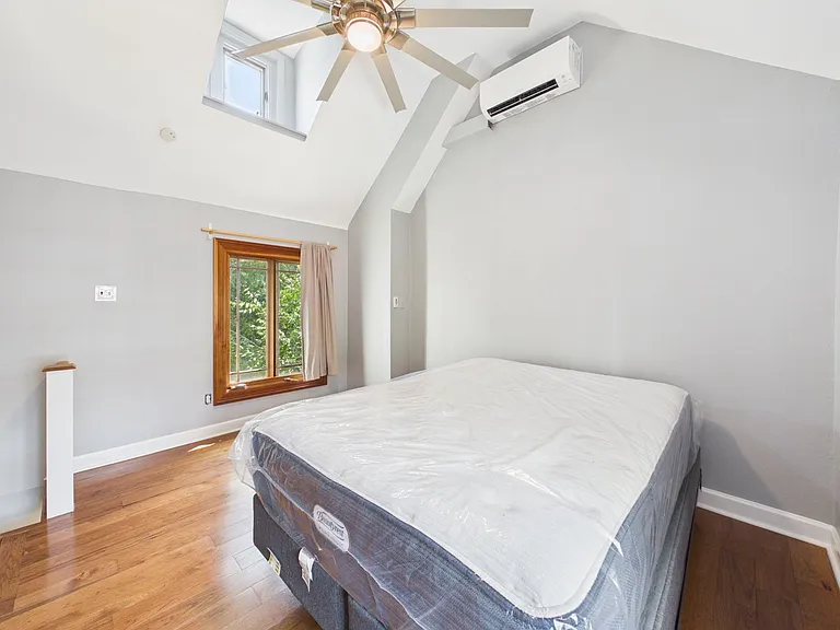 918 Waverly St — Photo 21