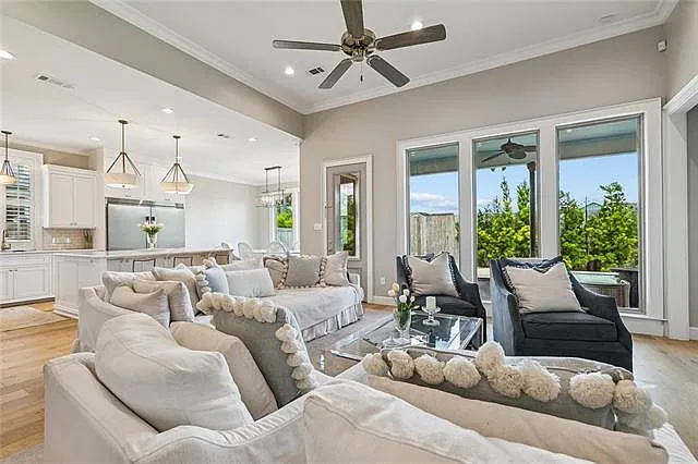 4 bed, 3.0 bath, 2593 sqft, $4,500 — Photo 3