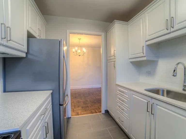 2645 Bloor St W #302 — Photo 20