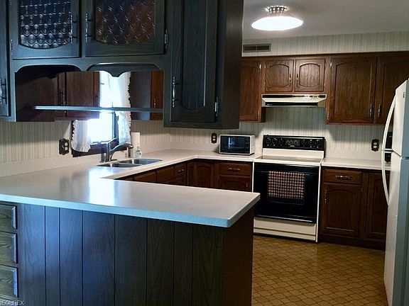 5th image of 706 N Woodhill Dr