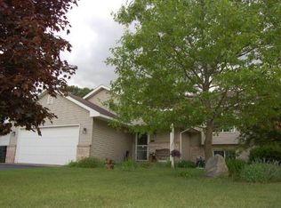 39112 Riverside Ct, North Branch, MN 55056