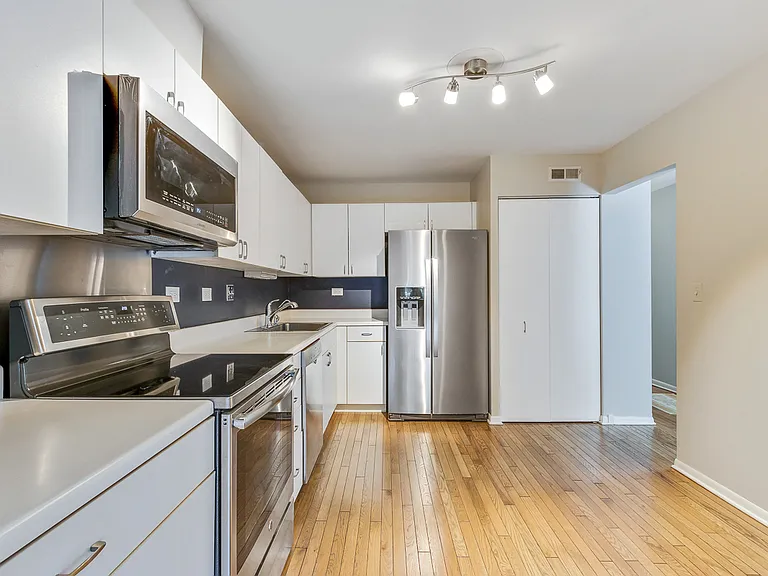 834 Swallow St — Photo 16