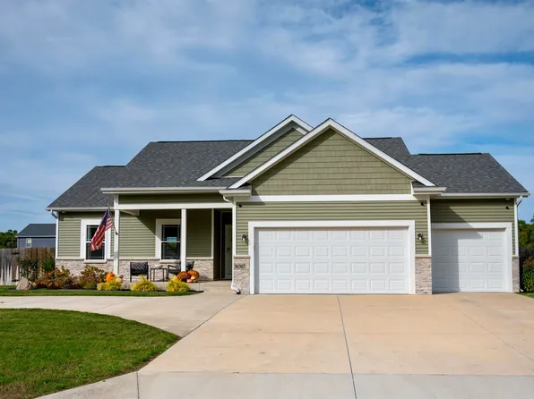 30307 Pine Bluff Dr, Elkhart, IN 46517