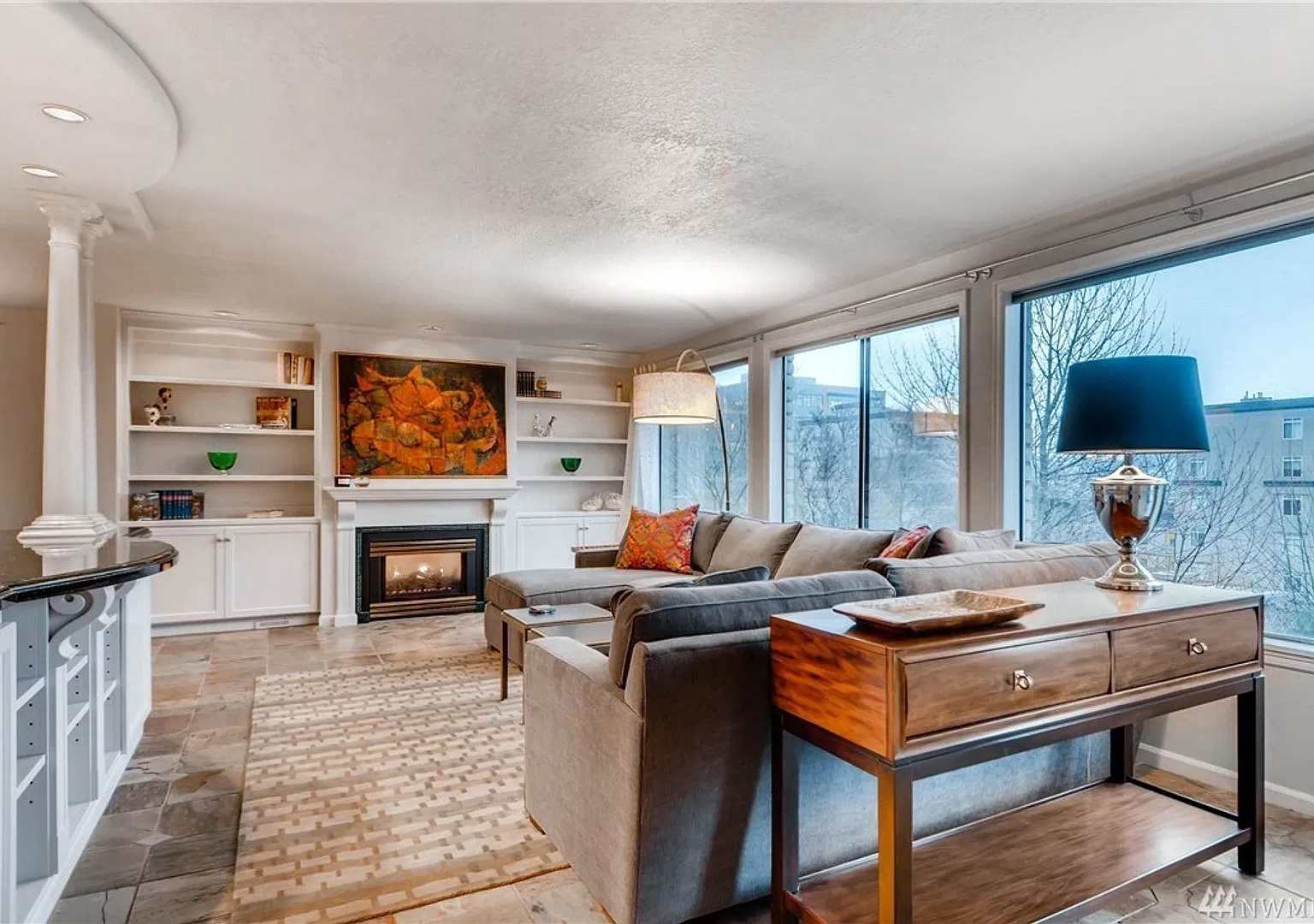 Bright & Spacious 2 bedroom 2 bath condo in Queen Anne! Available 11/27! — Photo 3