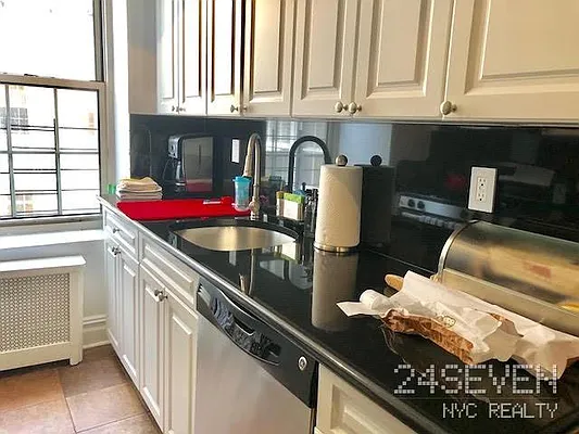 Rented by 24 7 NYC Realty Inc. | media 49