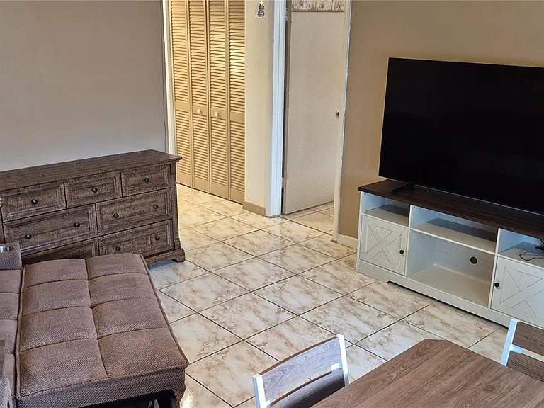 5510 SW 38th St #5510 — Photo 5