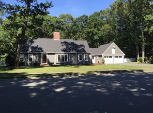 6 Westover Dr, Lynnfield, MA 01940