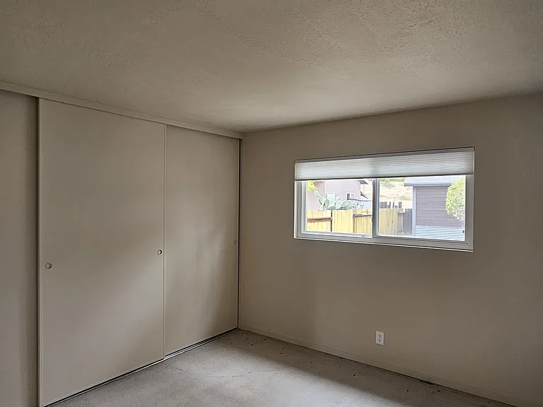744 Foxglove St — Photo 15