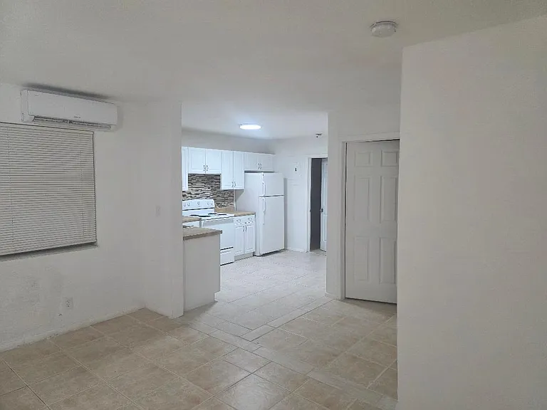 3800 SW 2nd Ct #1-6 — Photo 5