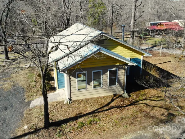 32 Widows Peak Ln, Hendersonville, NC 28791