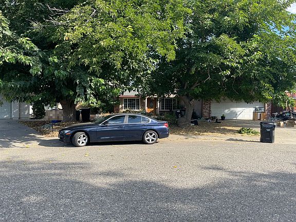 4th image of 9601 Old Bridle Ct