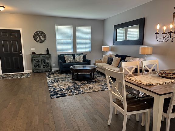 4th image of 450 Montauk Ln