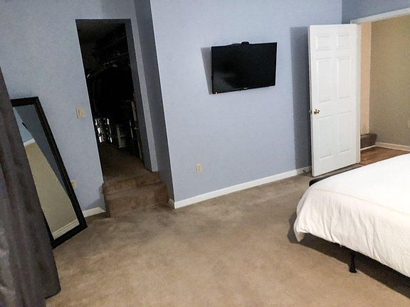 4th image of 1302 Texas Ave
