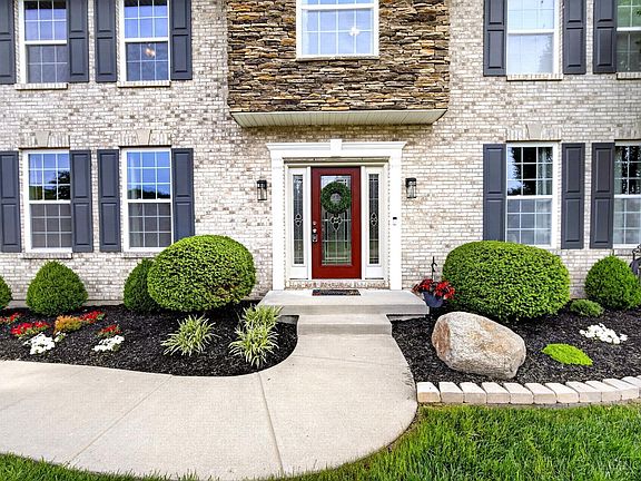 4th image of 6920 Crown Pointe