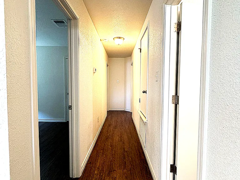1511 Justin Loop #A — Photo 7