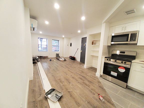 4th image of 320 Throop Ave APT 1