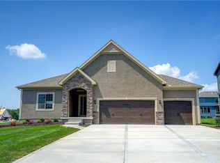 9214 NE 111th Pl, Kansas City, MO 64157