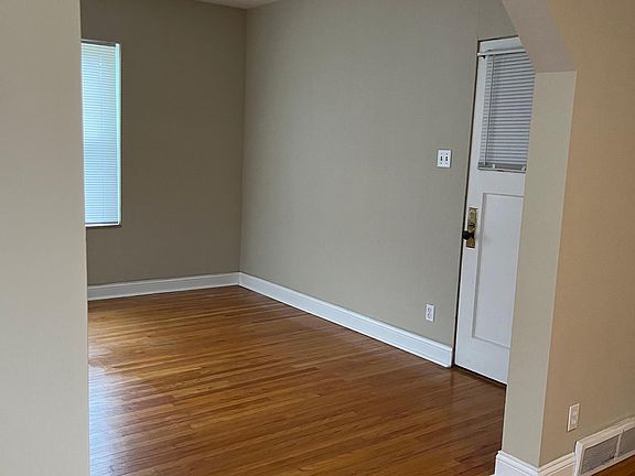 4th image of 1502 McCausland Ave