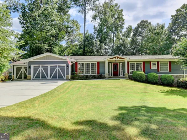 2595 Andover Dr, Dunwoody, GA 30360