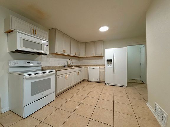 5th image of 3407 30th St