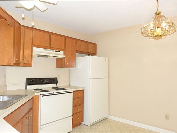 2nd image of 61 Forest Hill Dr