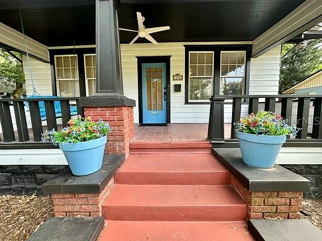 3 bed, 2.0 bath, 1602 sqft, $2,950 — Photo 2