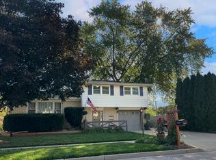 71 Concord Ave, South Elgin, IL 60177