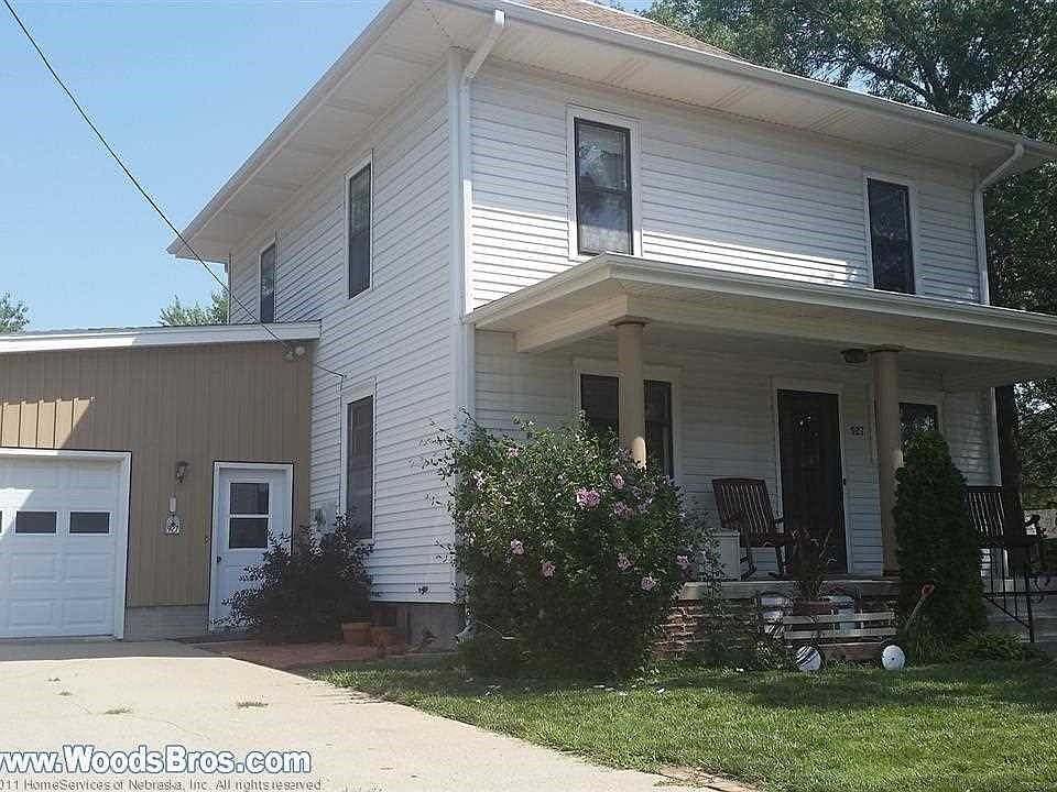1st image of 927 E 10th St