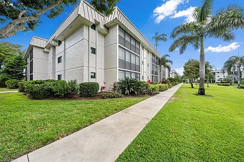 788 Park Shore Dr #D30 Photo 1