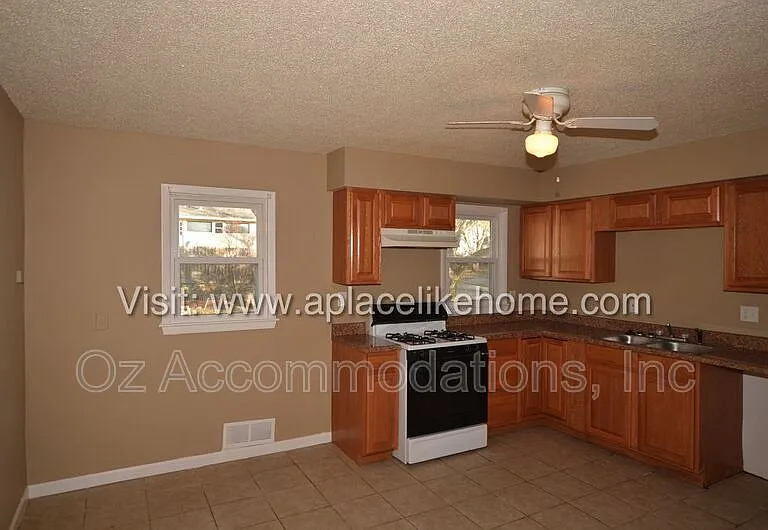 9811 Marsh Ave — Photo 16