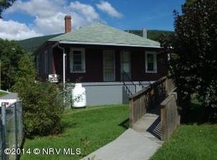 111 George St, Narrows, VA 24124