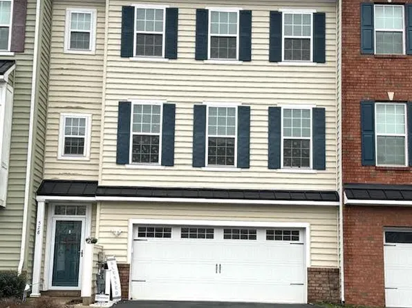 528 Equinox Dr, Bear, DE 19701