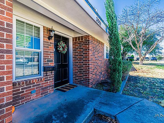 2nd image of 3001 Princeton Ave