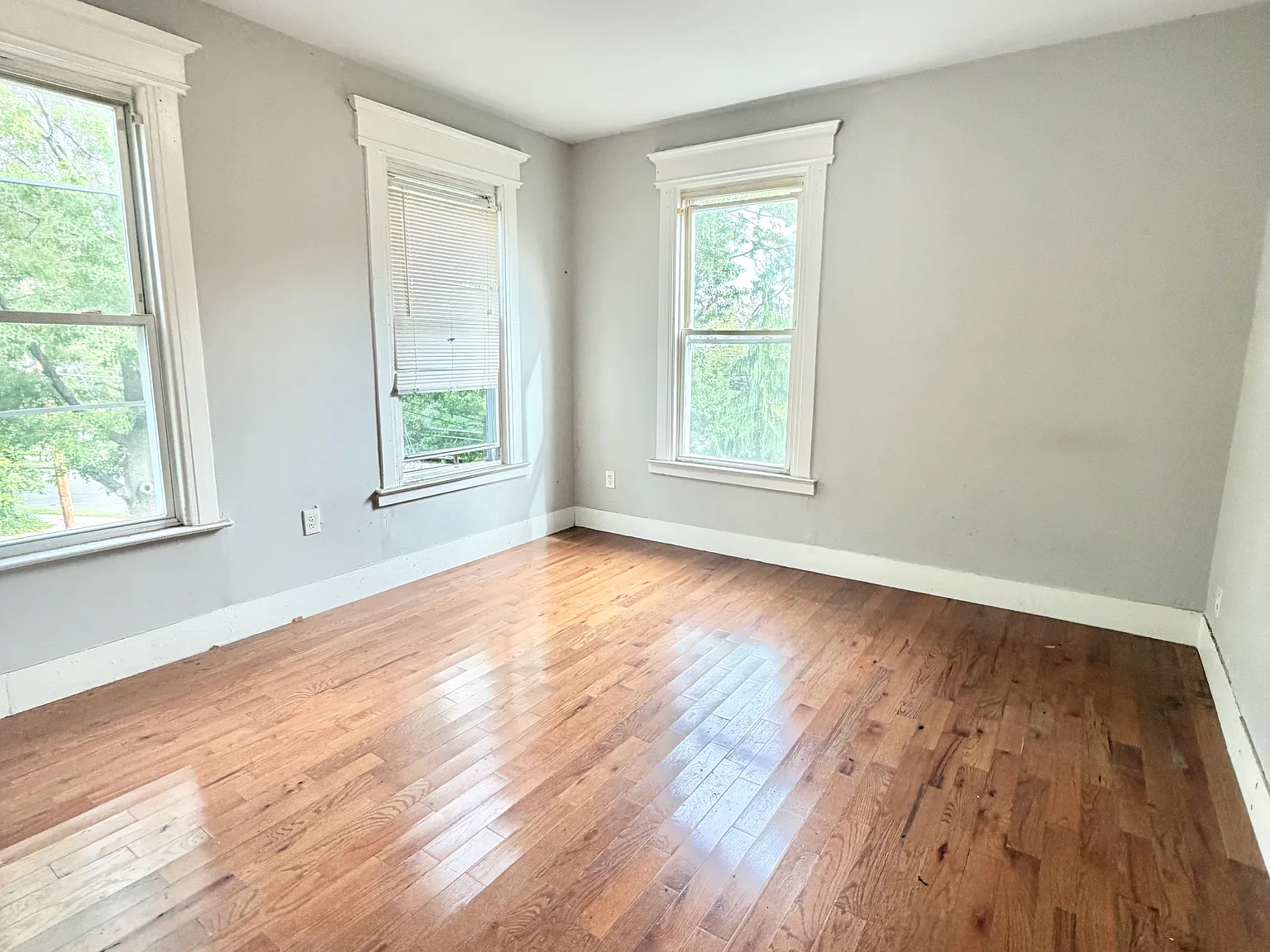 3 bed, 1000 sqft, $1,950 — Photo 4
