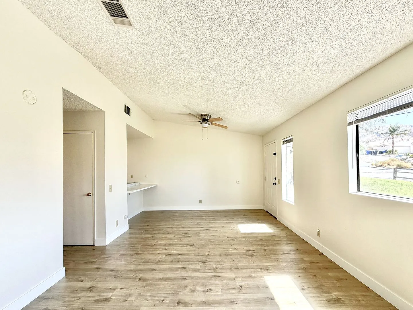 Available Now!! 2 Bedroom, 1.5-Bathroom Apartment In Desert Hot Springs — Photo 3
