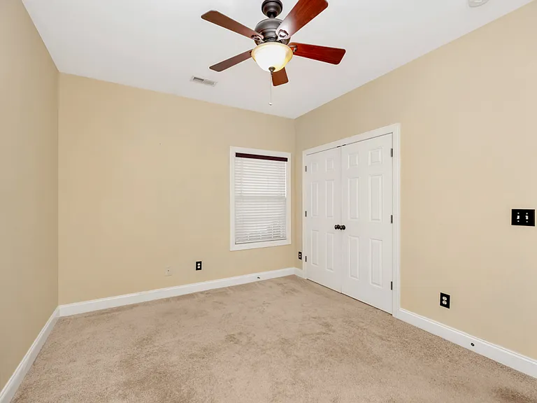 29863 Thunderpaw Dr — Photo 2