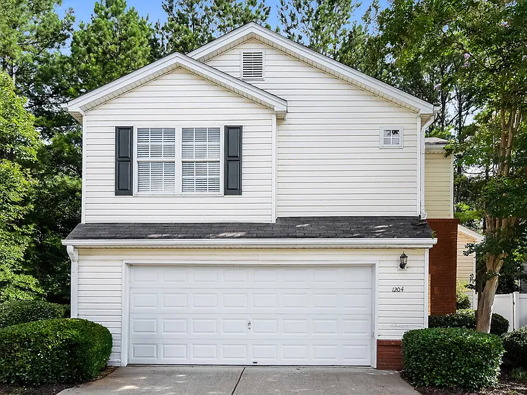1204 W Oaks Way — Photo 1