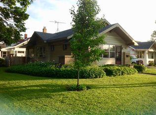 1051 Larkin Ave, Elgin, IL 60123