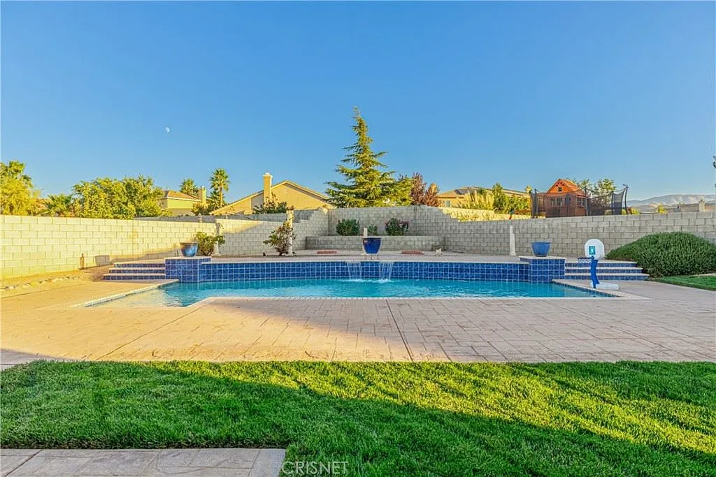 41734 Firenze St photo 1