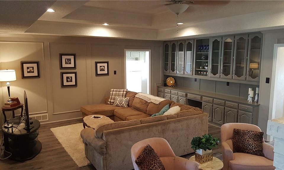 1st image of 514 Wildvine Dr
