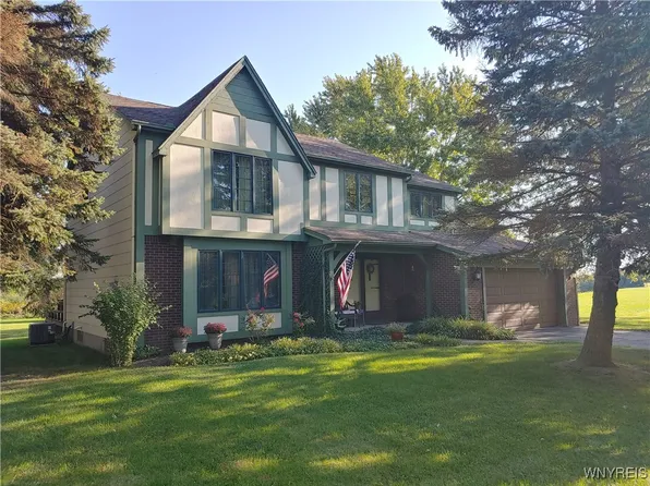 11000 Stage Rd, Clarence, NY 14031