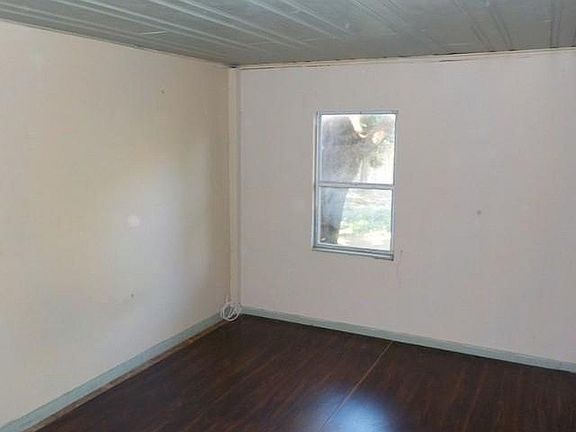 4th image of 2827 41st Ave N