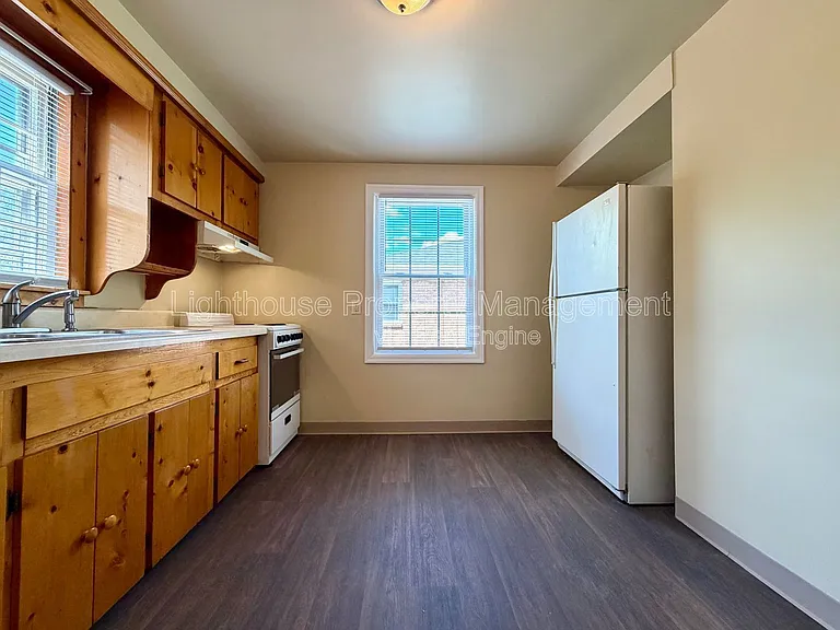 1447 Giddings Ave SE #2 — Photo 2